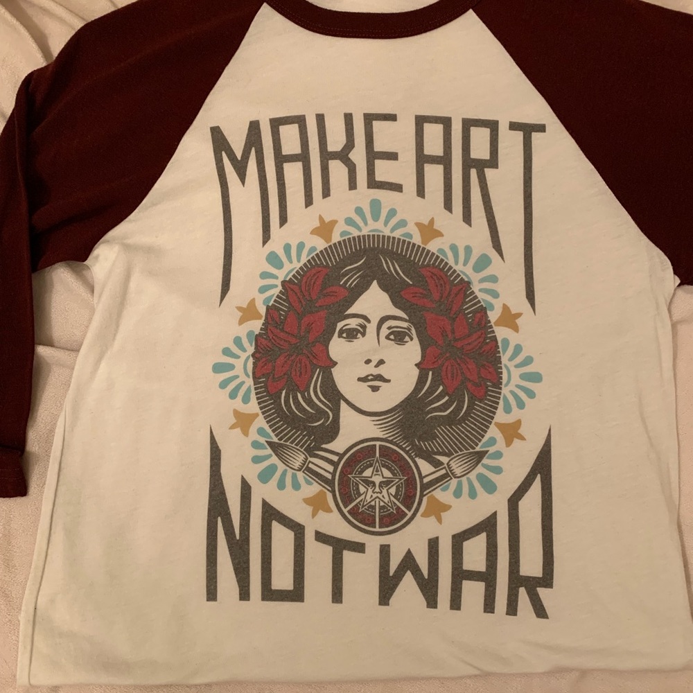 Obey shirt - Oversized